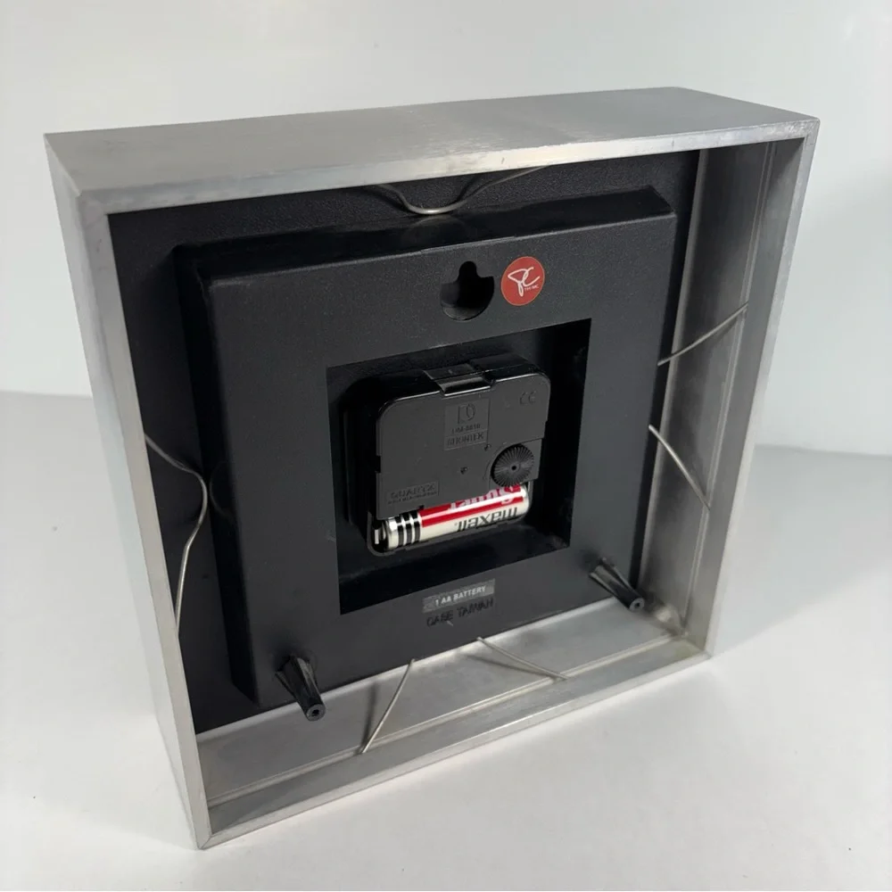 Modern Green Wall Clock with Silver Frame‎